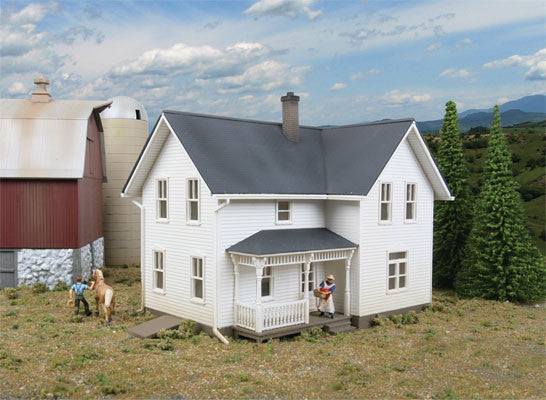 Walthers Lancaster Farmhouse HO Scale (933-3333)
