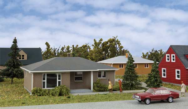 Walthers Brick Ranch House (933-3838)