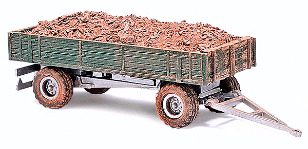 Walthers 1958 Low-Sided Farm Trailer - Assembled -- With Manure Load (Weathered, green) (189-44922)
