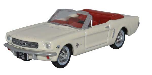 Oxford DieCast 1965 Ford Mustang Convertible - Assembled -- Wimbledon White   (553-87MU65005)