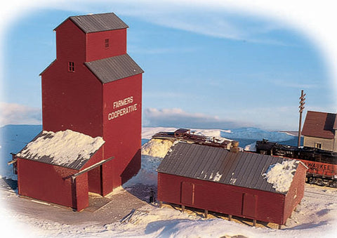 Walthers Farmer's Co-op Rural Grain Elevator   (933-3238)