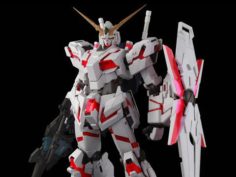 Bandai 1/60 Perfect Grade Series: Unicorn Gundam Full Psycho Frame Prototype Mobile Suit   (BAN5063513)