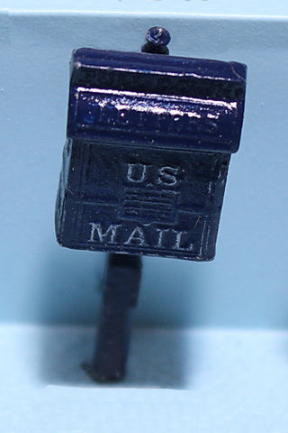 Mailbox on Post - O scale (164-548)