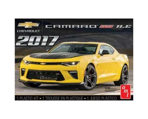 AMT 1/25 2017 Chevy Camaro  SS 1LE (AMT1074M/12)